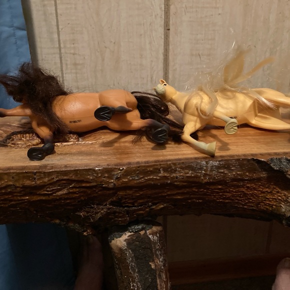 Used 2 DreamWorks Spirit Riding Free 7" Horses Just Play - Picture 4 of 5